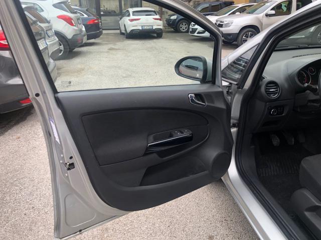 OPEL Corsa 1.2 5 porte COSMO