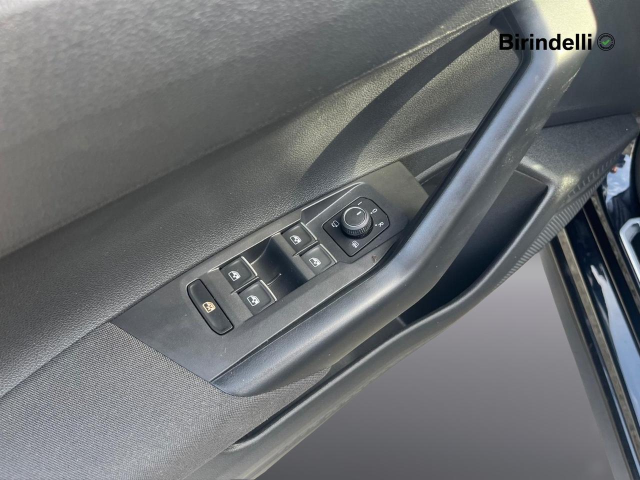 VOLKSWAGEN Polo 6ª serie - Polo 1.0 TSI R-Line
