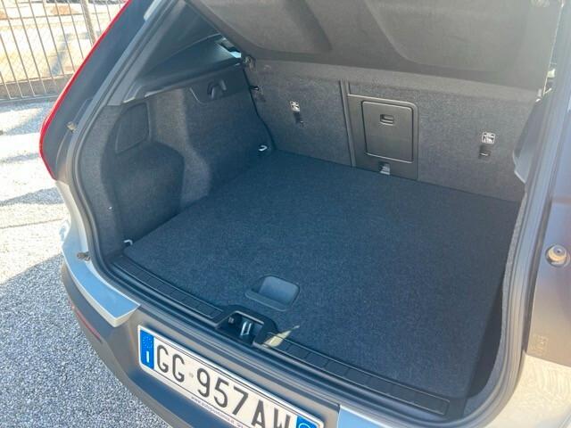 Volvo XC40 1.5 t2 129 Cv Momentum Pro auto