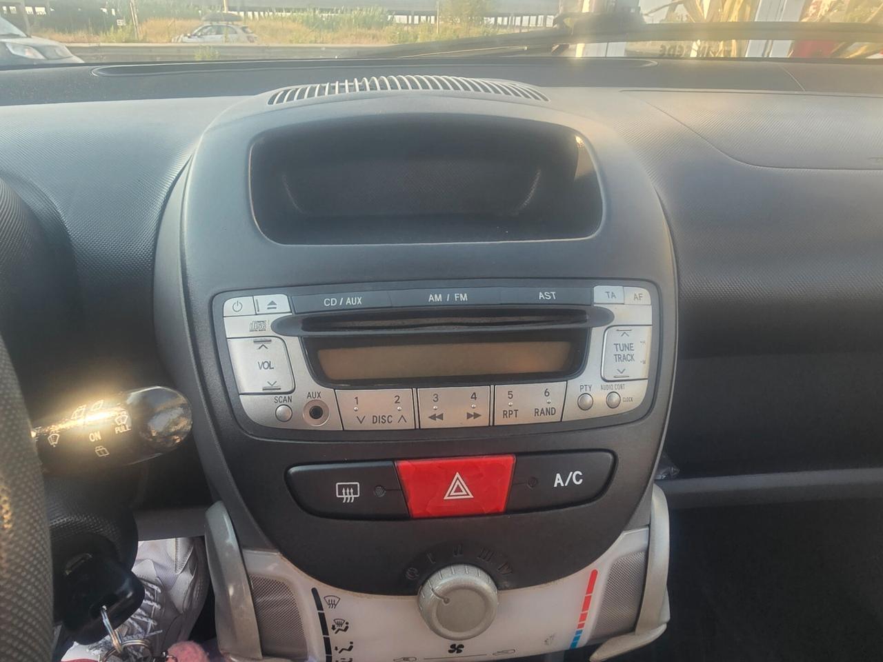 Peugeot 107 1.0 68CV 5p. Sweet Years