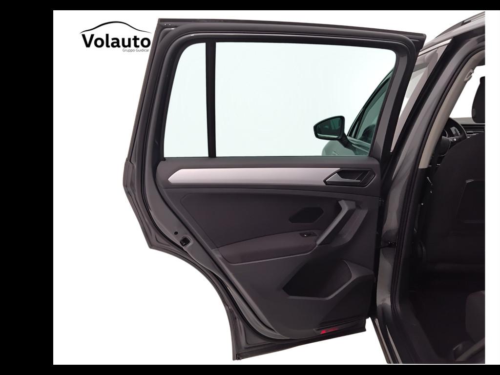 VOLKSWAGEN Tiguan II 2016 - Tiguan 1.5 tsi Sport 150cv dsg