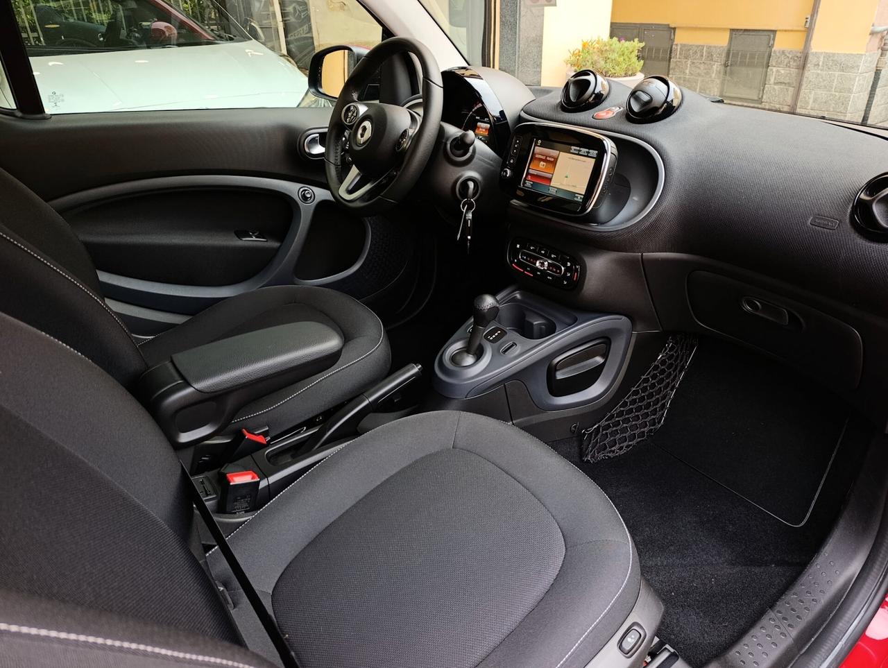 Smart ForTwo 70 1.0 twinamic Passion 2019 solo km 26.156