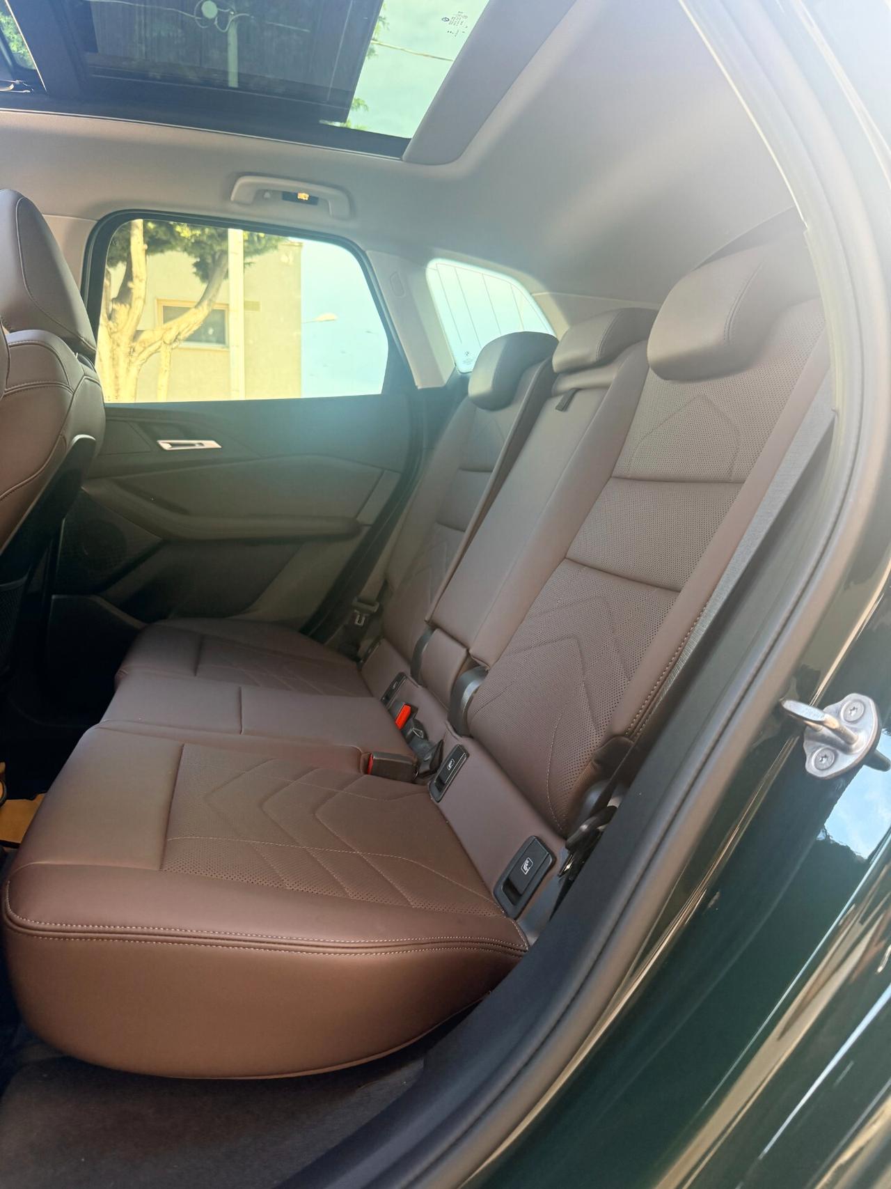 Bmw 218d Active Tourer Luxury auto TETTO APRIBILE,TETTO PANORAMICO,APPLE CARPLAY,LUCI SOFFUSE,TELECAMERA,NAVI
