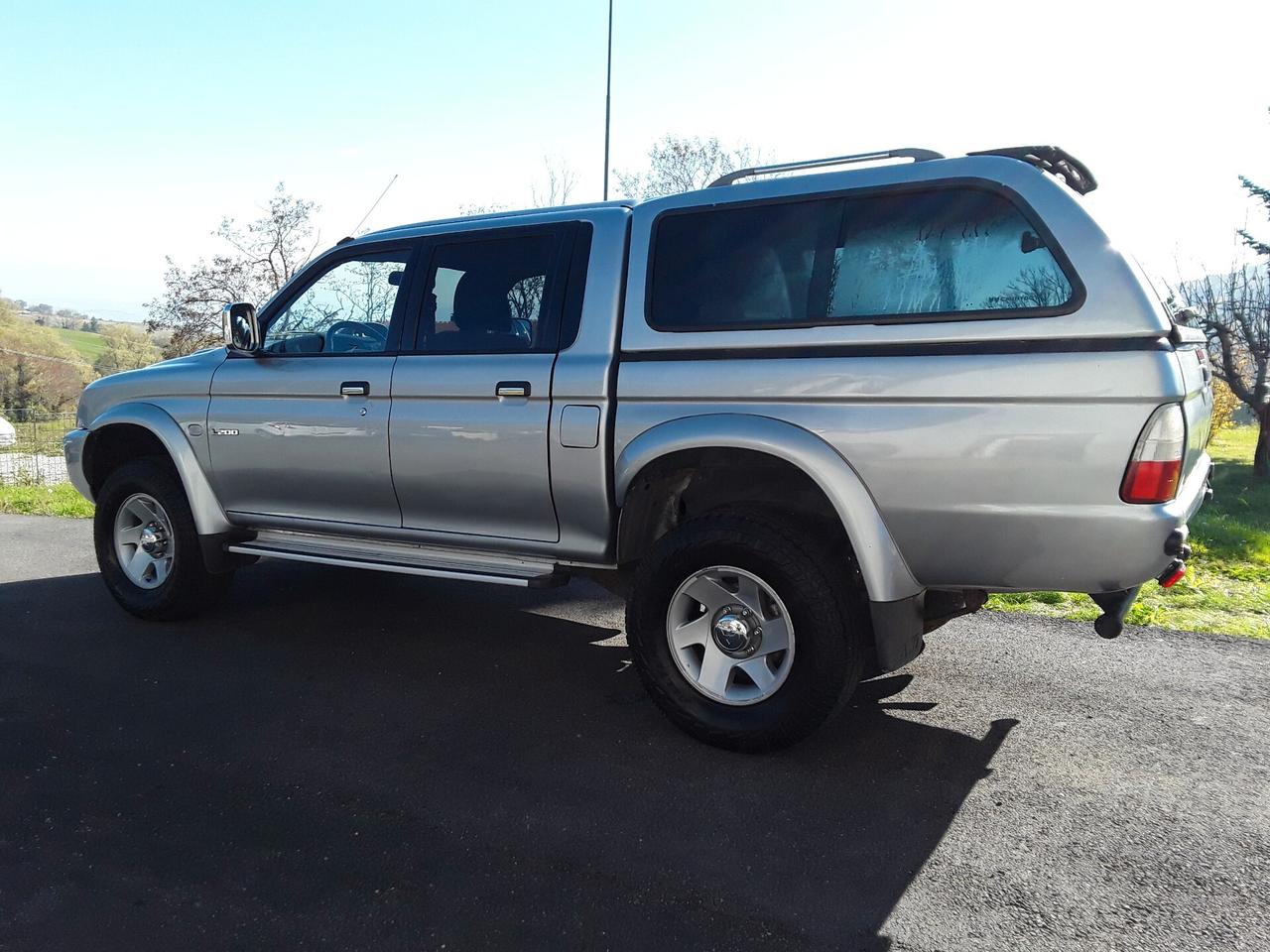 Mitsubishi L200 2.5 TDI 4WD Club Cab Pick-up GLS