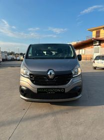 Renault Trafic 9 posti pulmino