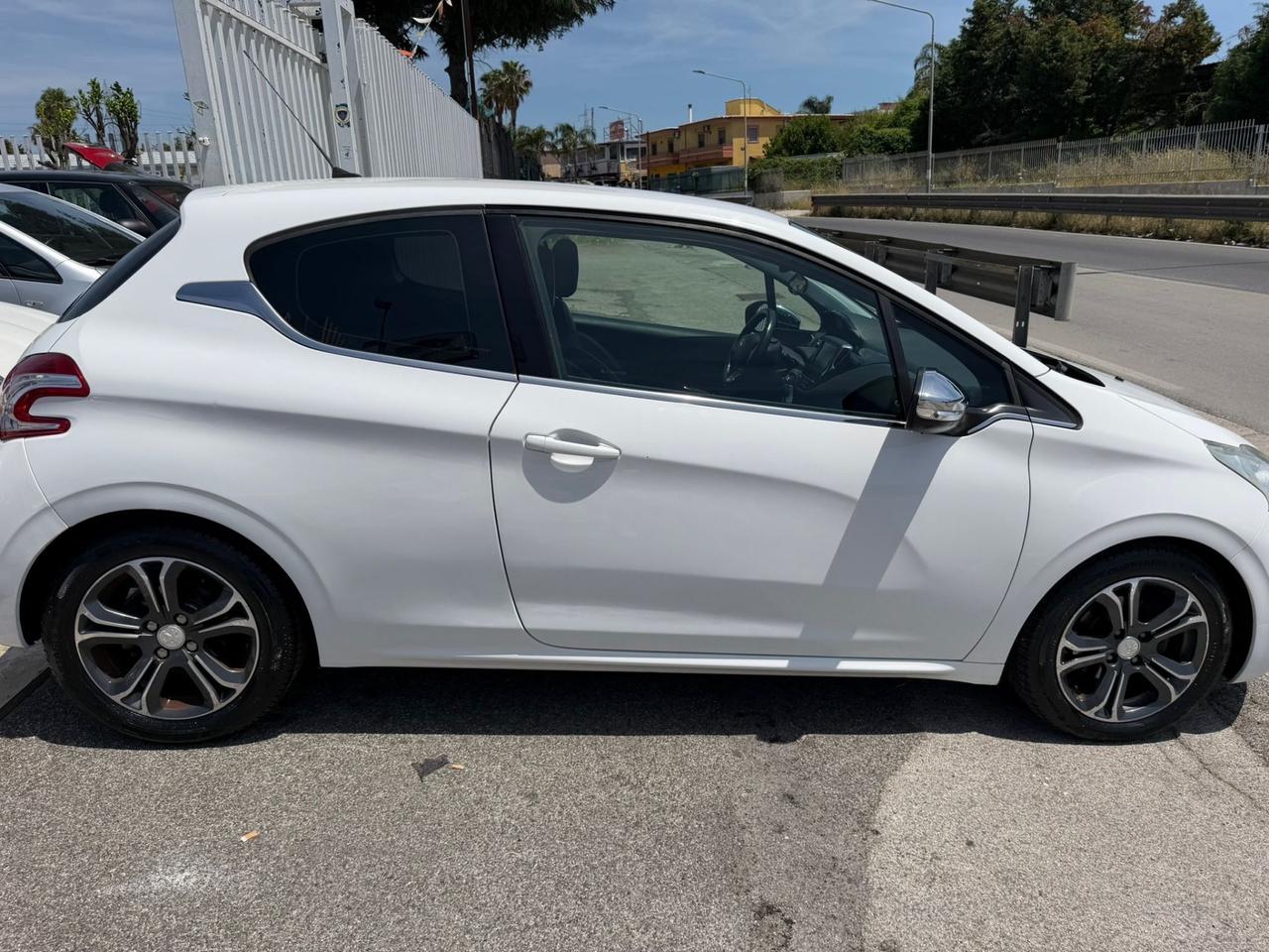 Peugeot 208 1.4 HDi 68 CV 3 porte Access