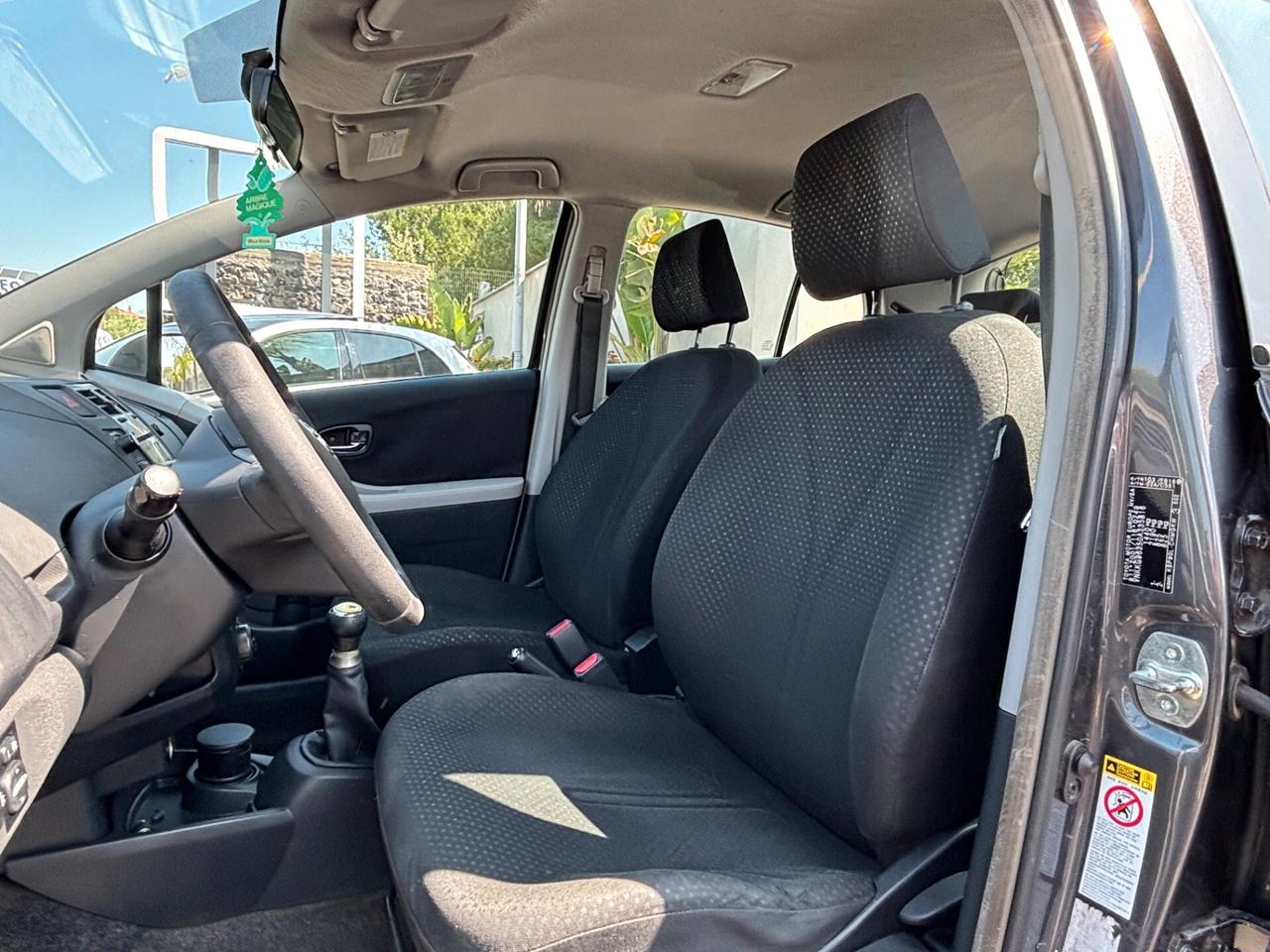Toyota Yaris 1.0 5 porte