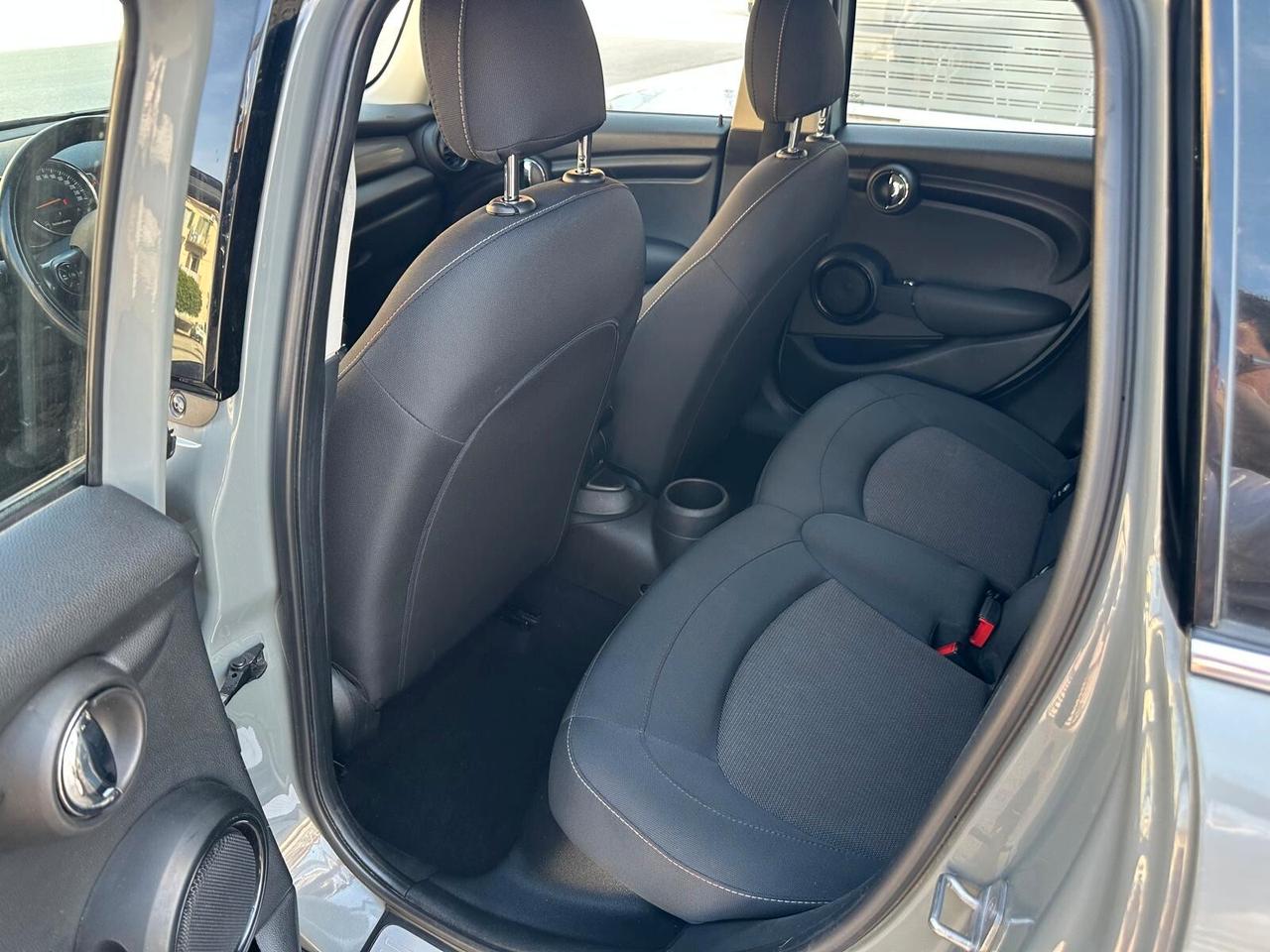 Mini Mini 1.5 Cooper D Automatica Neopatenati Business XL 5 porte