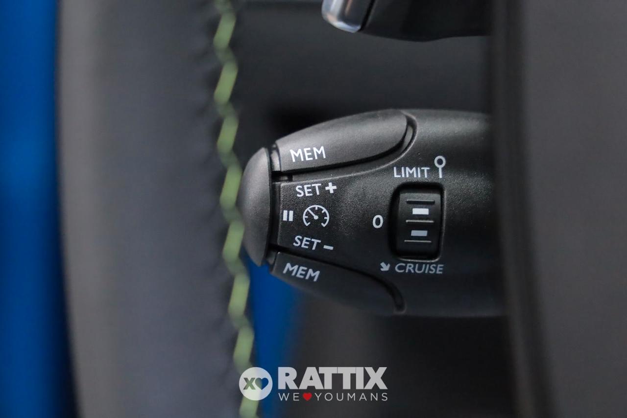 Peugeot 208 1.2 Hybrid 136CV GT e-dcs 6