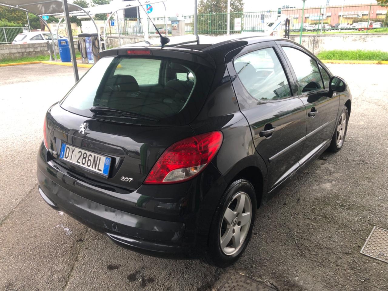 Peugeot 207 Benzina/GPL Neopatentati Soli 86000KM