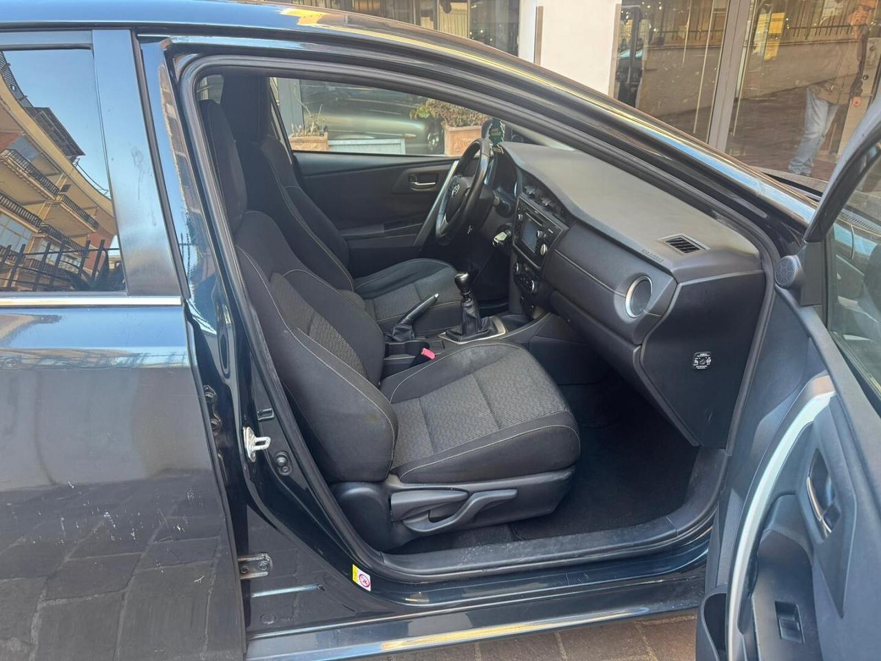 TOYOTA Auris 1.4 D-4D Lounge LEGGERE DESCRIZIONE