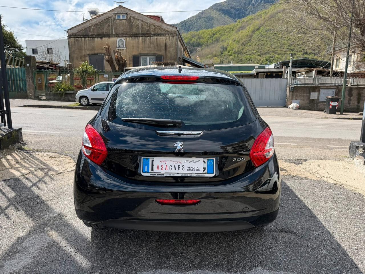 Peugeot 208 1.4 HDi 68 CV 5 porte Allure
