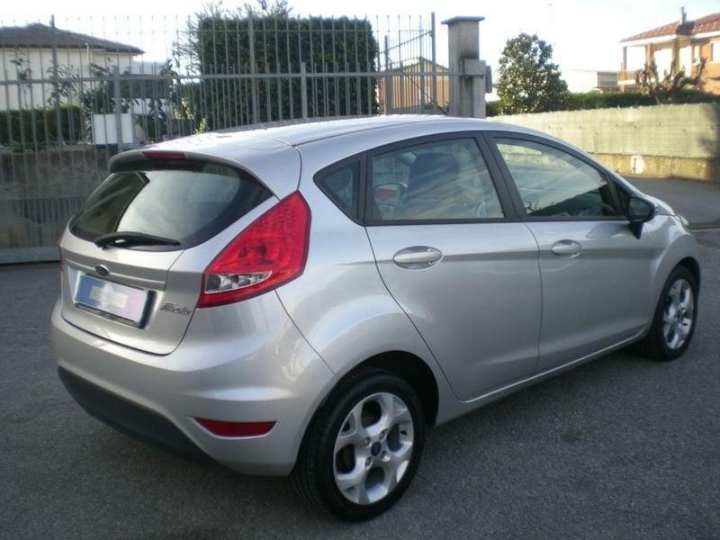 Ford Fiesta 5p 1.4 16v Titanium c/esp Gpl E5