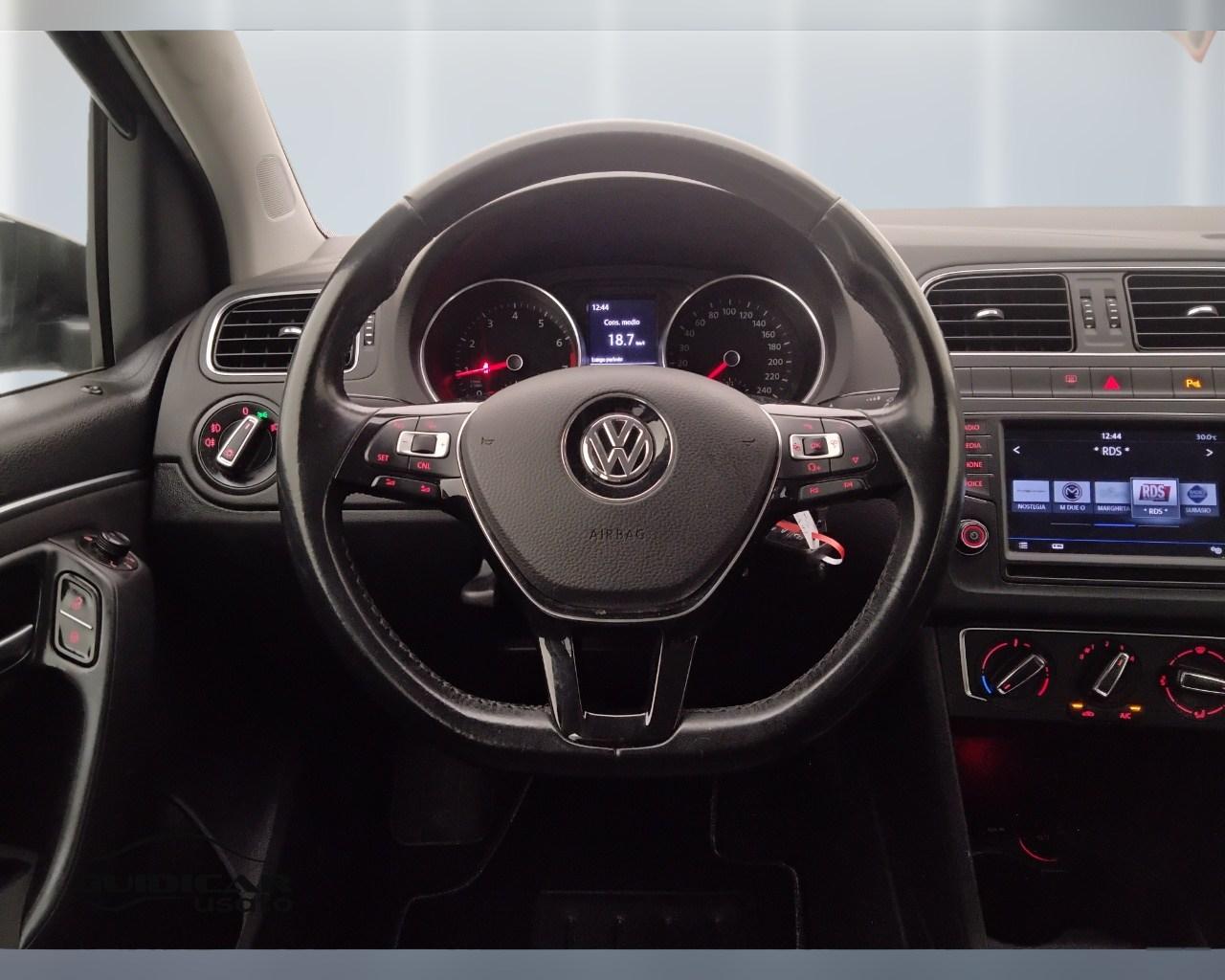 VOLKSWAGEN Polo V 2014 - Polo 5p 1.0 mpi Comfortline 75cv