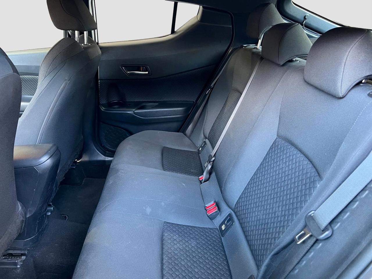 Toyota C-HR 1.8 Hybrid E-CVT Business