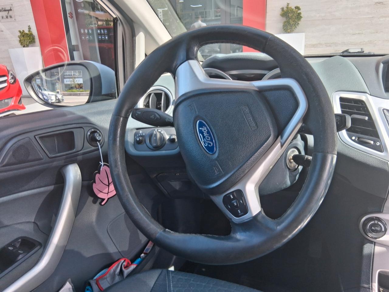 Ford Fiesta 1.4 TDCi 68CV 5 porte Titanium