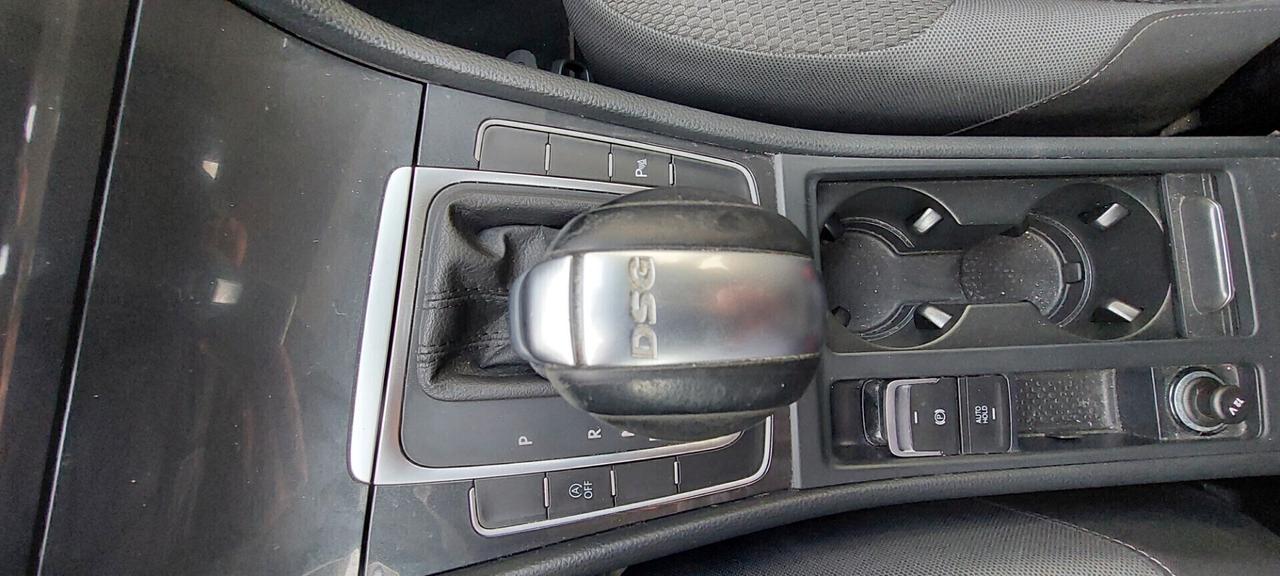GOLF 7,5 CAMBIO AUTOMATICO DSG 1,5 METANO 130 CV NAVI TELEFONO SENSORI IMPECCABILE