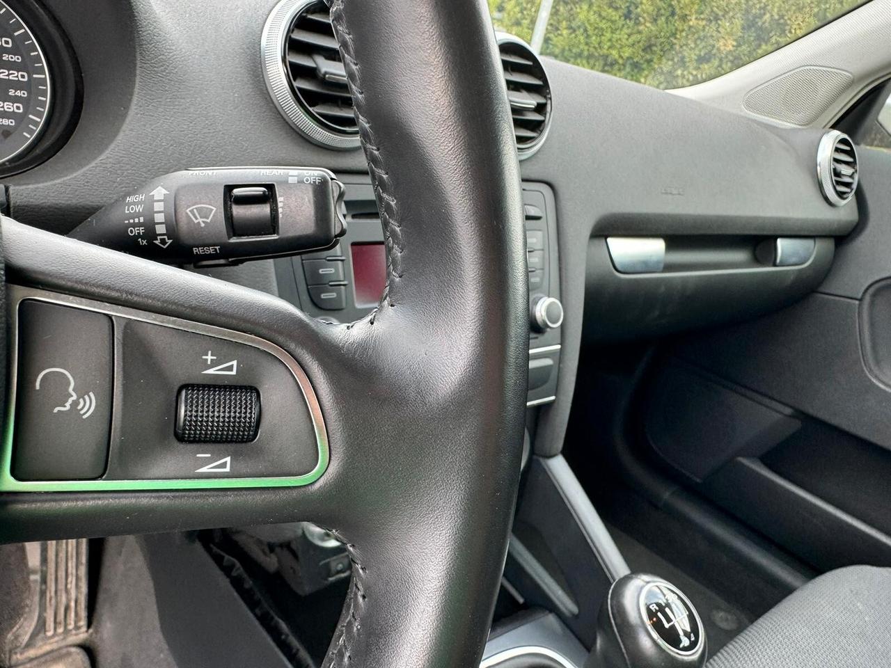 Audi A3 1.6 TDI 105 CV 2012 GARANZIA OK NEOPATENTATI