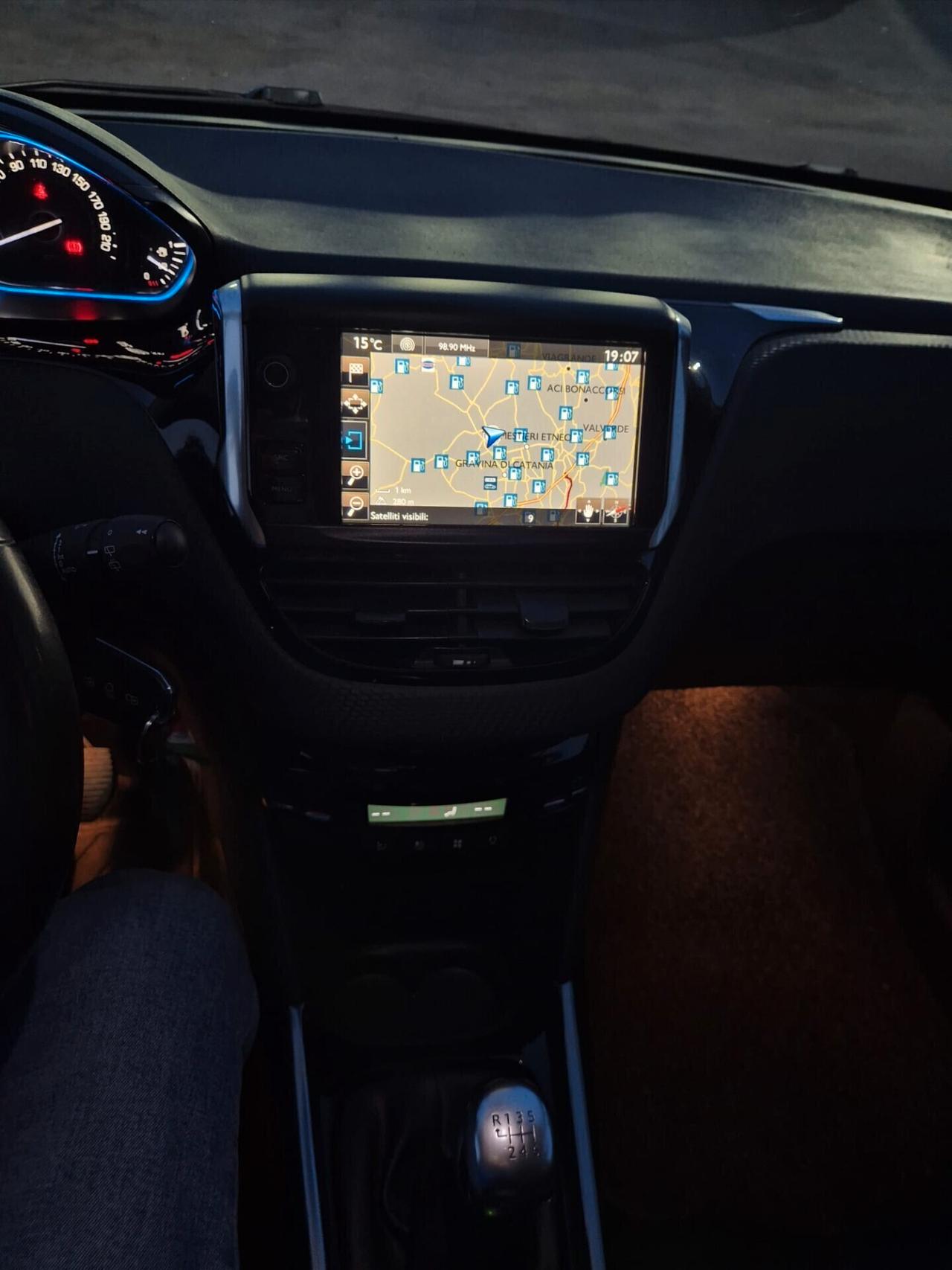 Peugeot 2008 BlueHDi 100 S&S Allure