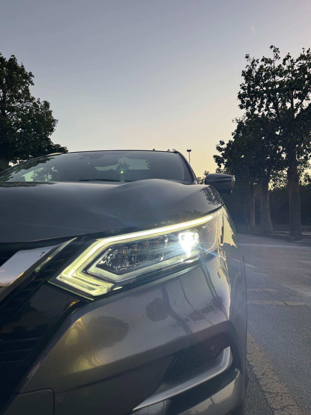 Nissan Qashqai 1.5 dCi CAMBIO AUTOMATICO/POCHI CHILOMETRI