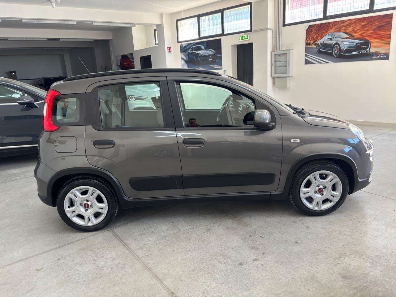 Fiat Panda 1.0 FireFly S&S Hybrid Garmin