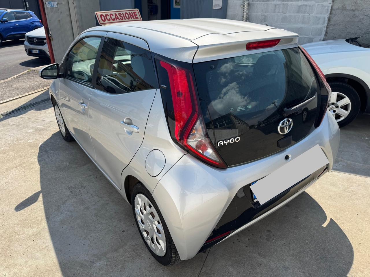 Toyota Aygo 1.0 VVT-i 72 CV 5 porte x-cite