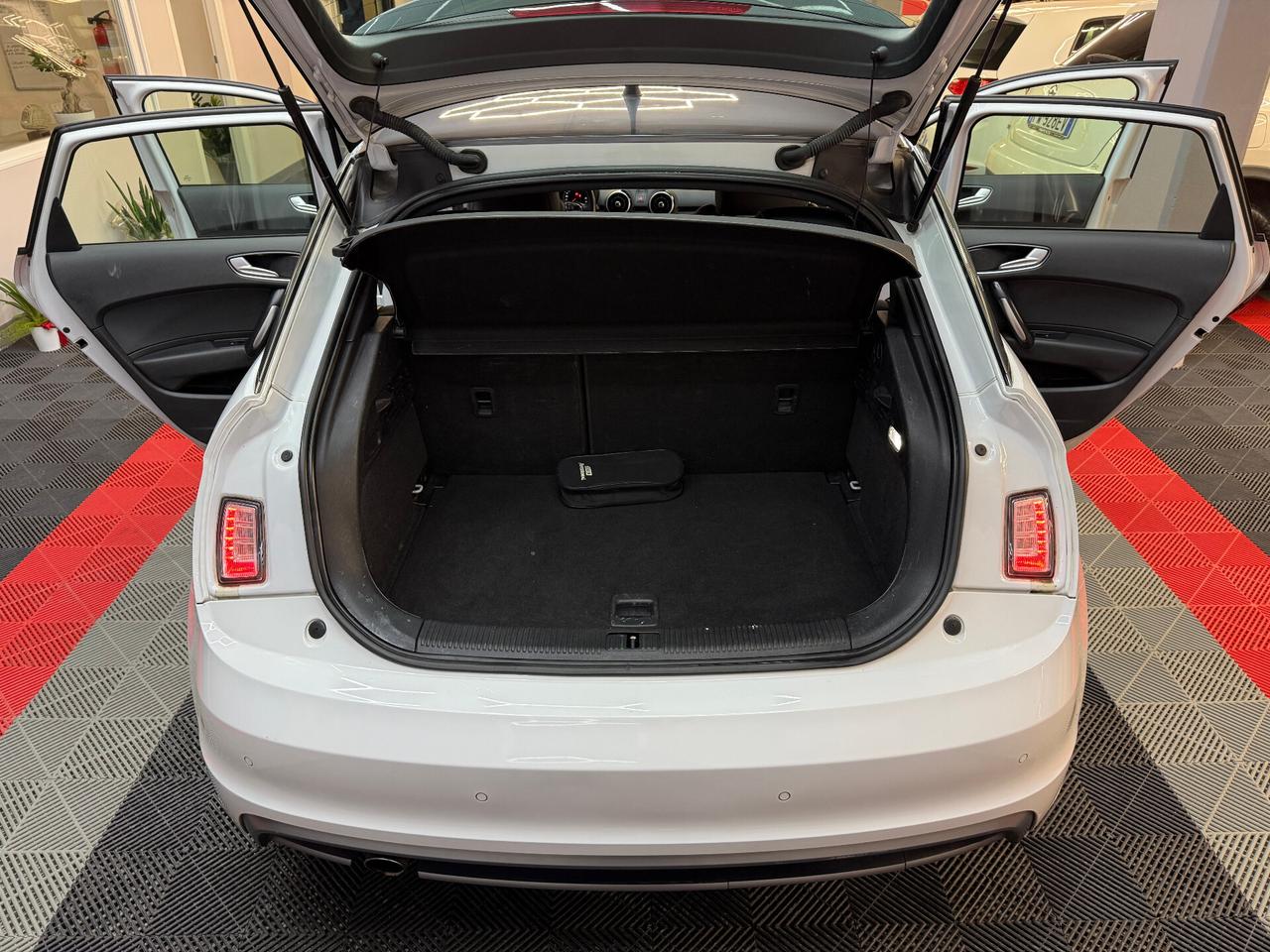 Audi A1 1.6 TDI S-LINE - FABIANOAUTO