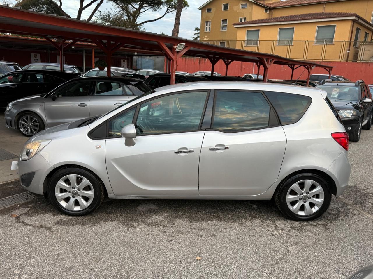 Meriva 1.3 95 cv : Cosmo/unipro/rate/garanzia