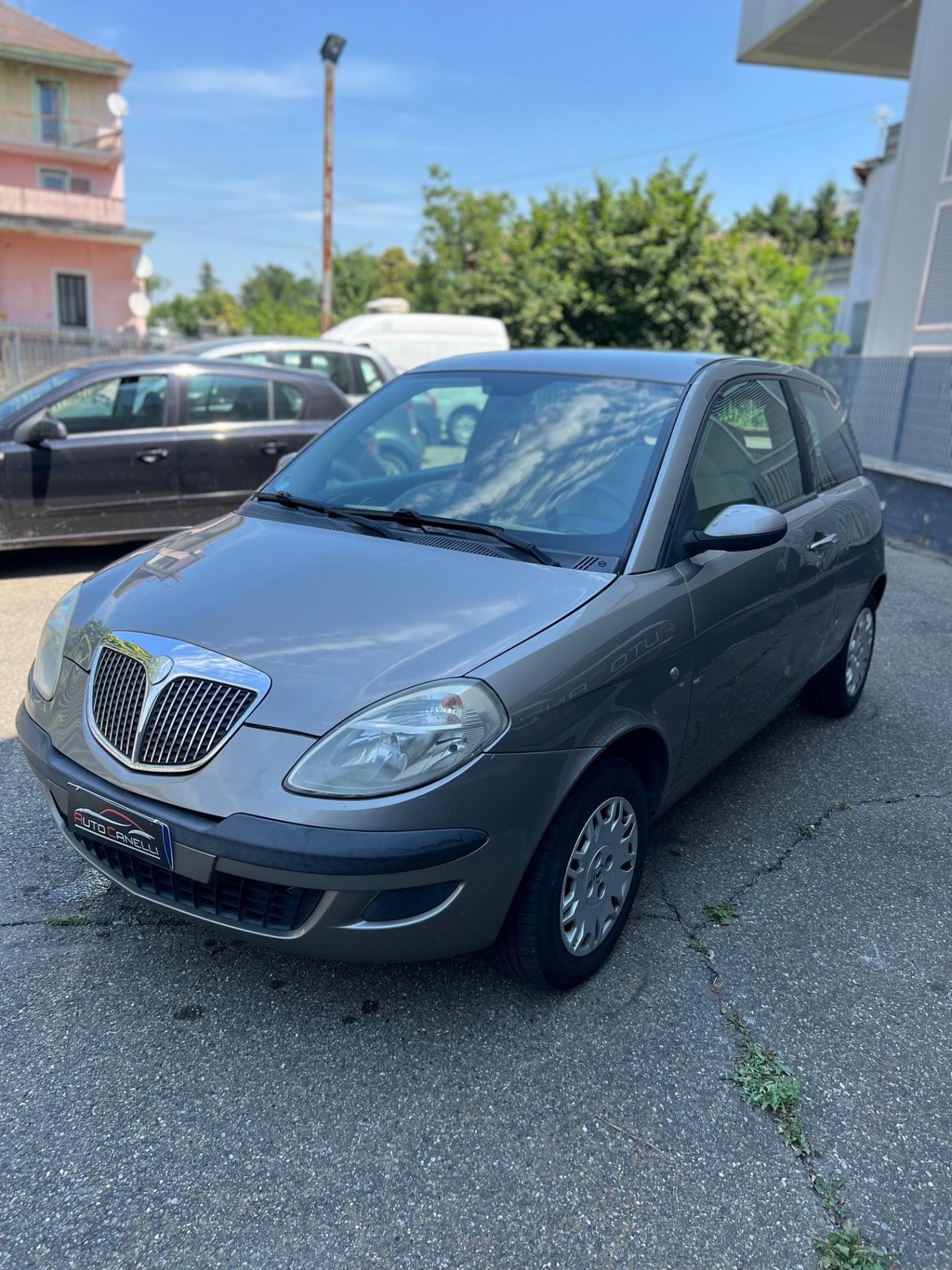 Lancia Ypsilon 1.2b NEOPATENTATO OCCASIONE