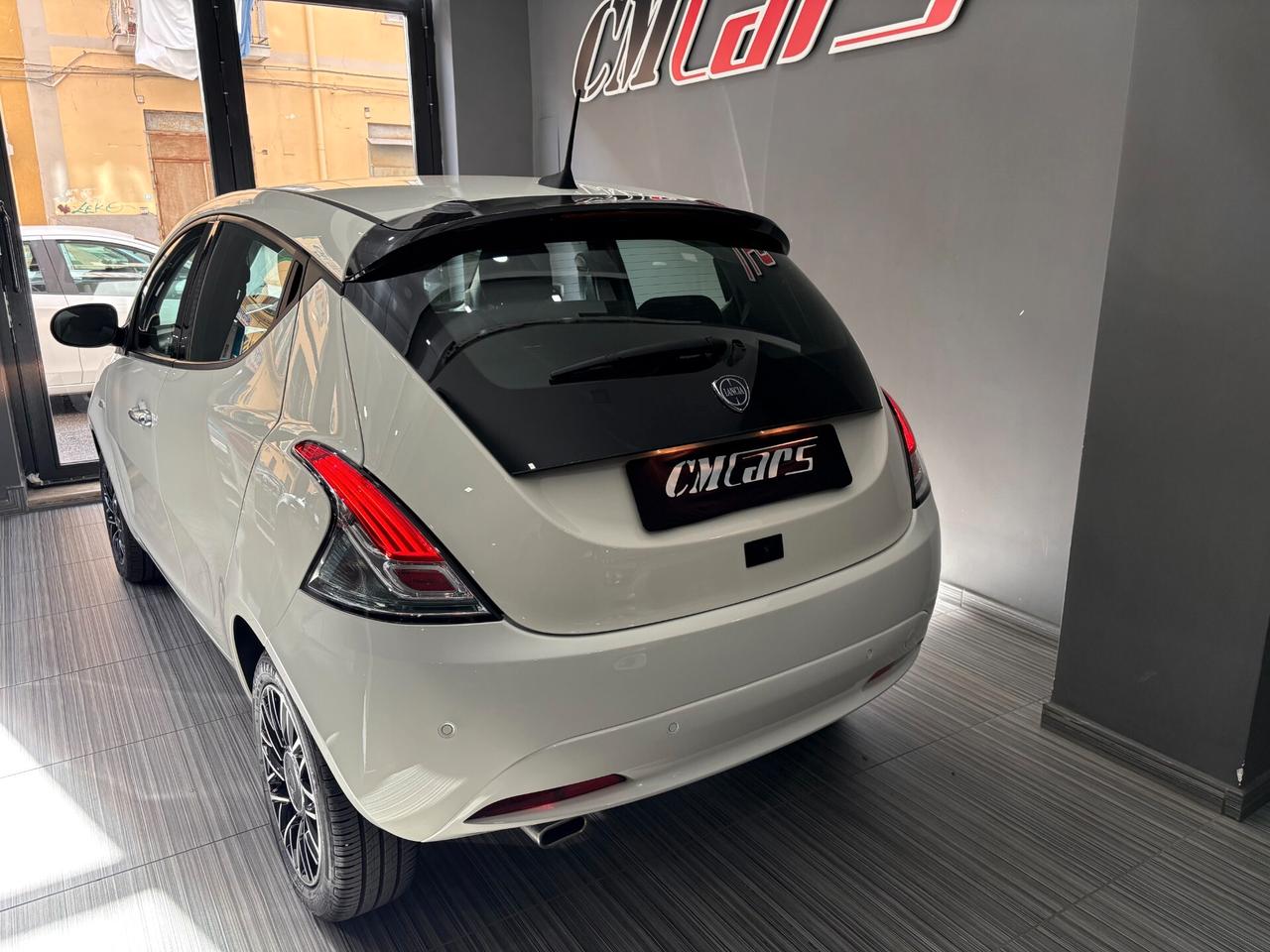 Lancia Ypsilon 1.0 GPL Hybrid 70cv Platino ITALIANA FULL
