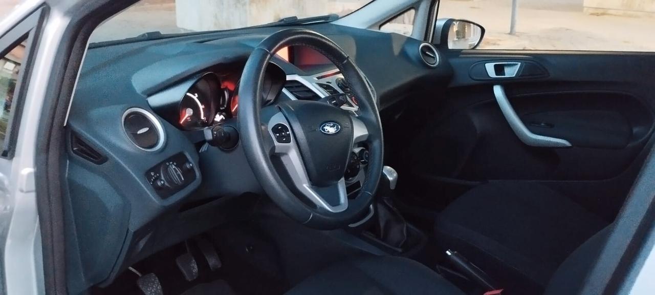 Ford Fiesta 1.2 16V 82CV 5p. Titanium Bs.