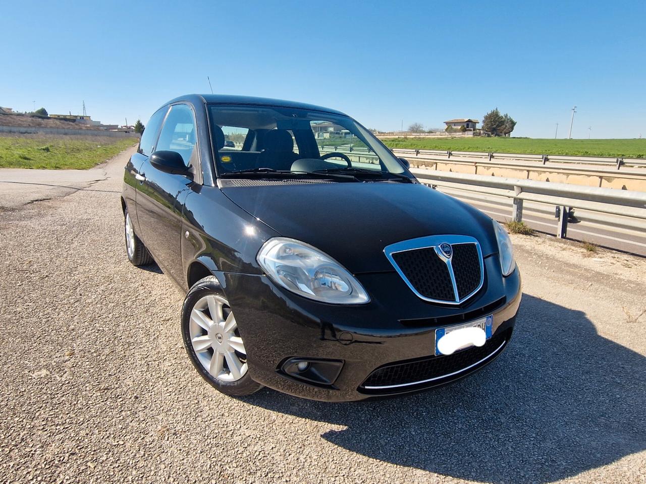 Lancia Ypsilon 1.2 Platino