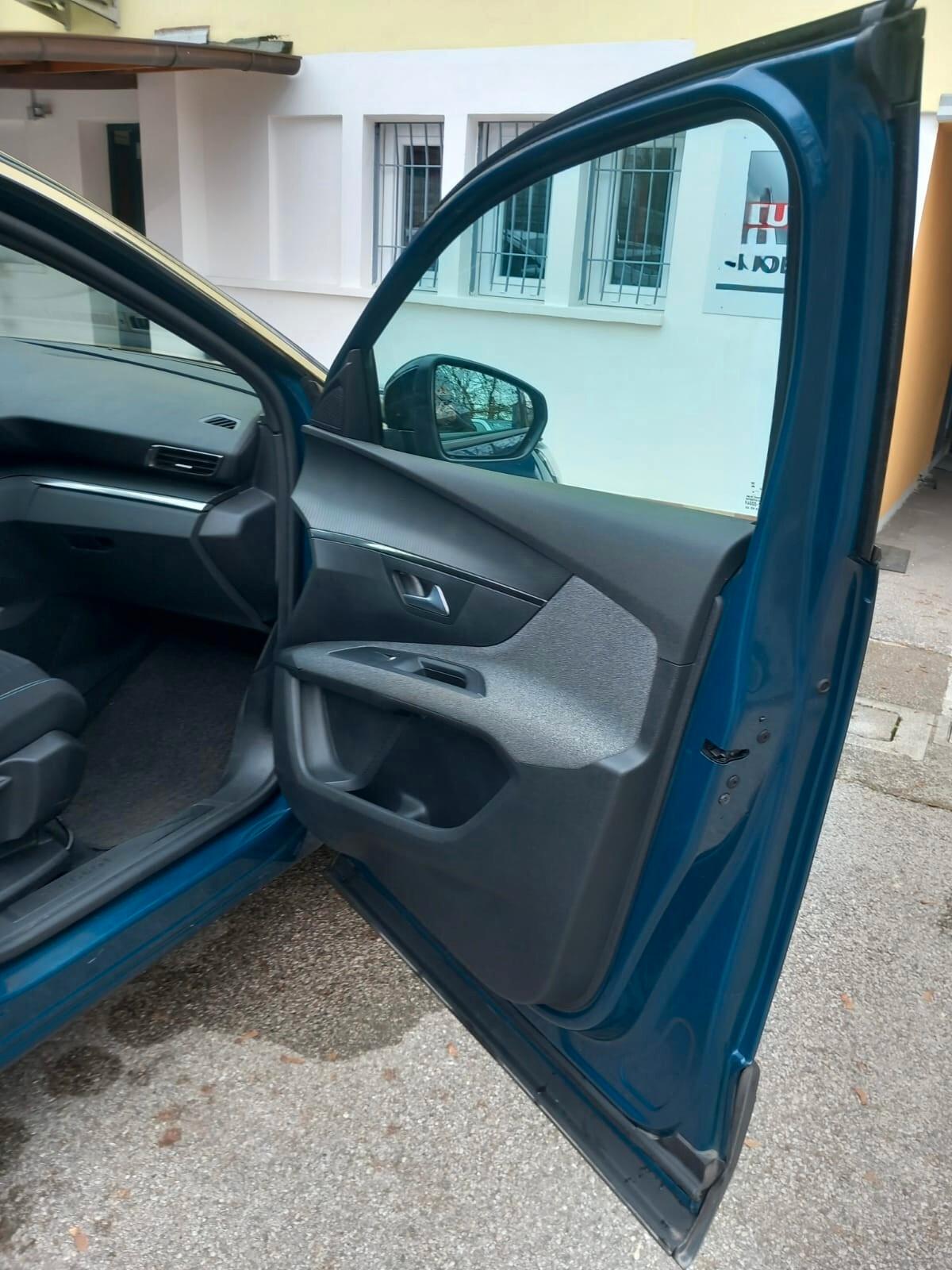 Peugeot 5008 BlueHDi 130 S&S EAT8 Active Pack