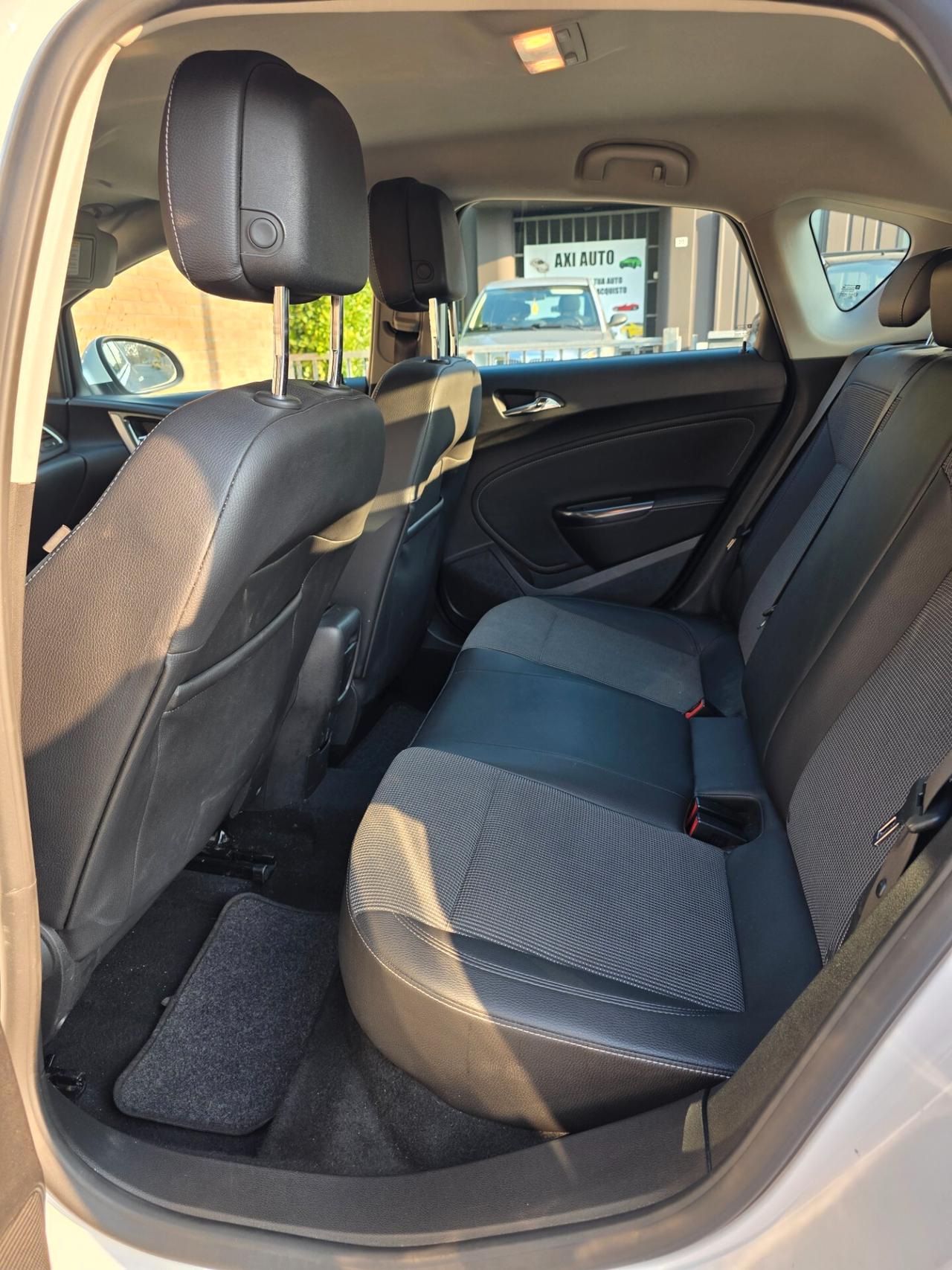 Opel Astra Cosmo neopatentati euro5B anno 2011