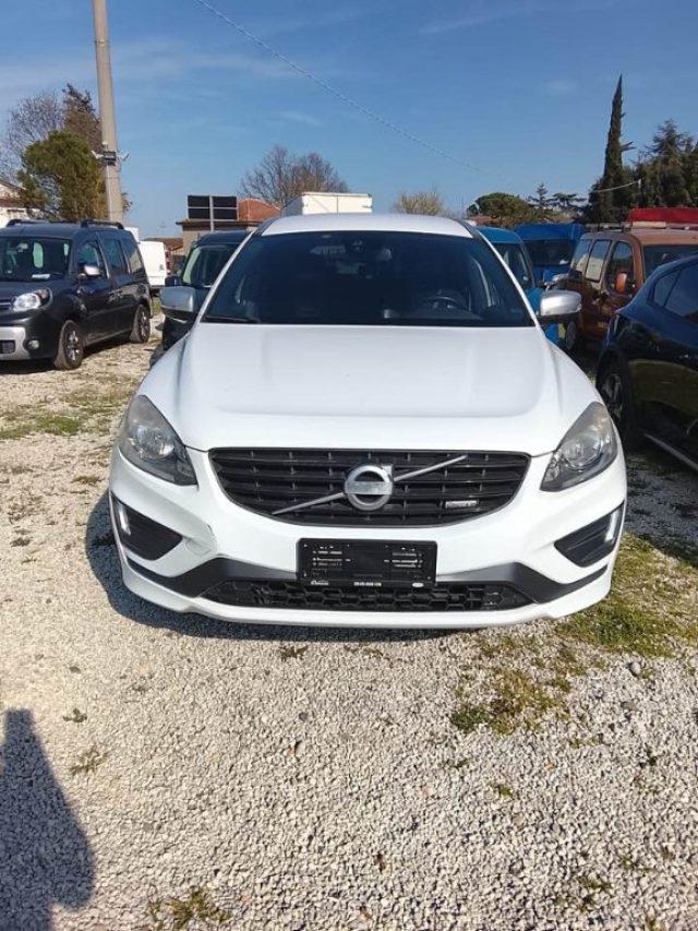 VOLVO XC60 D5 AWD Geartronic R-design Kinetic