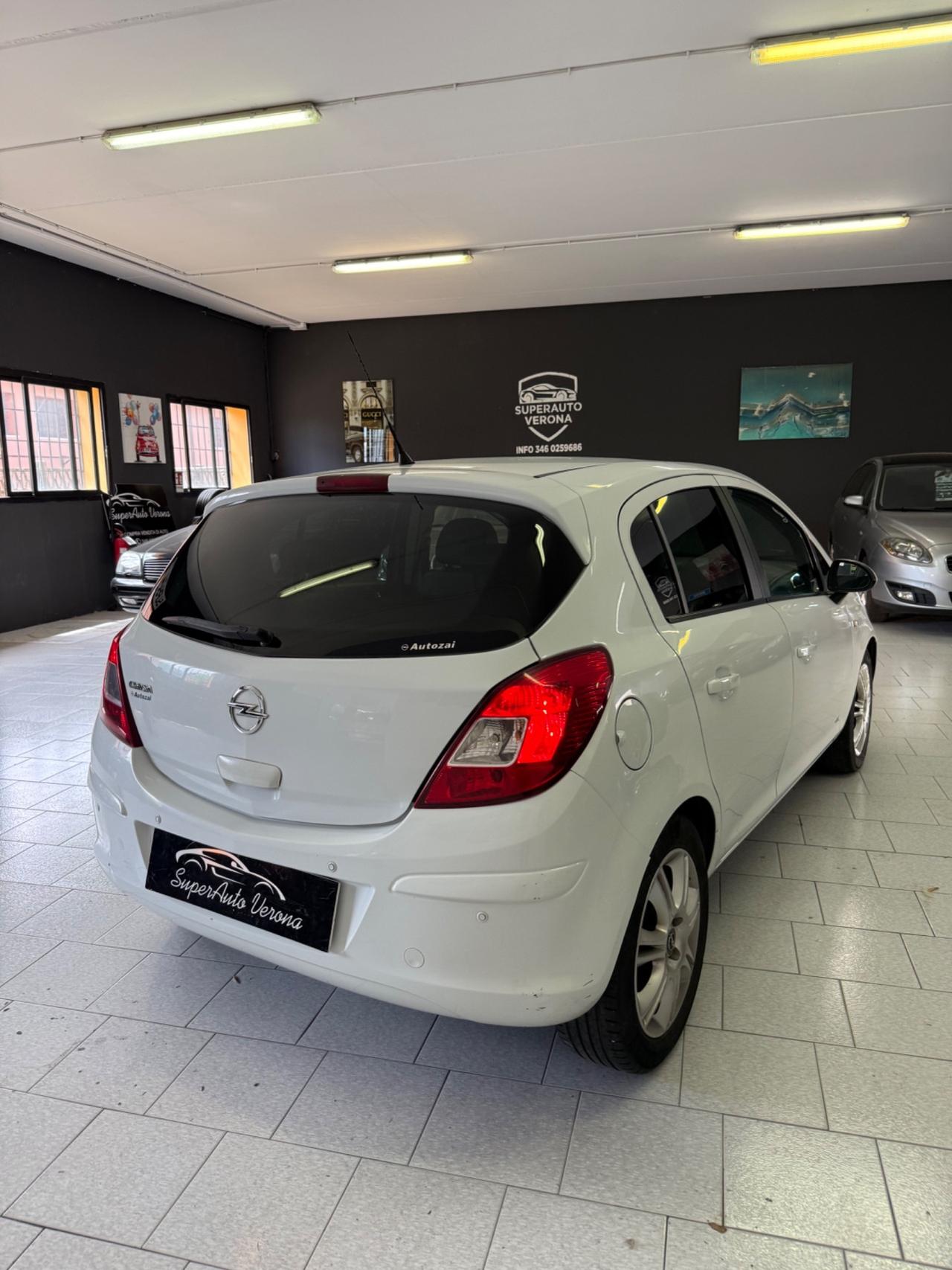 AUTOMATICA Opel Corsa 1.2 5 porte Sport