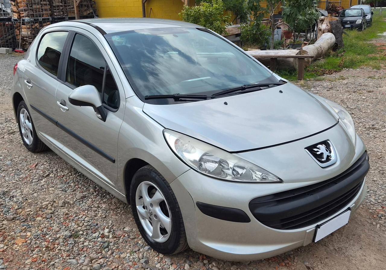 Peugeot 207 1.4 8V 75CV 5p. X Line