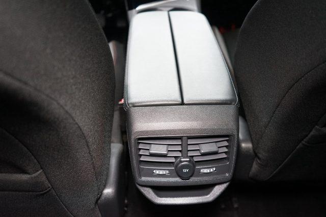 PEUGEOT 3008 BlueHDi 130 S&S EAT8 Active Business