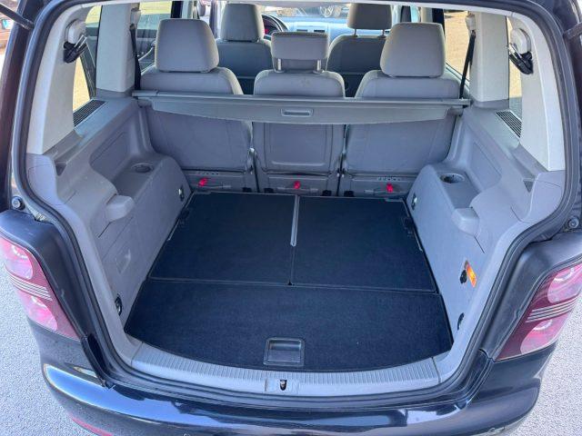 VOLKSWAGEN Touran 2.0 TDI DPF Highline 7 posti TETTO ok neopatentati