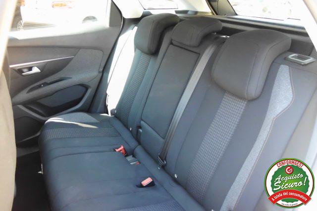 PEUGEOT 3008 BlueHDi 130 S&S EAT8 Business