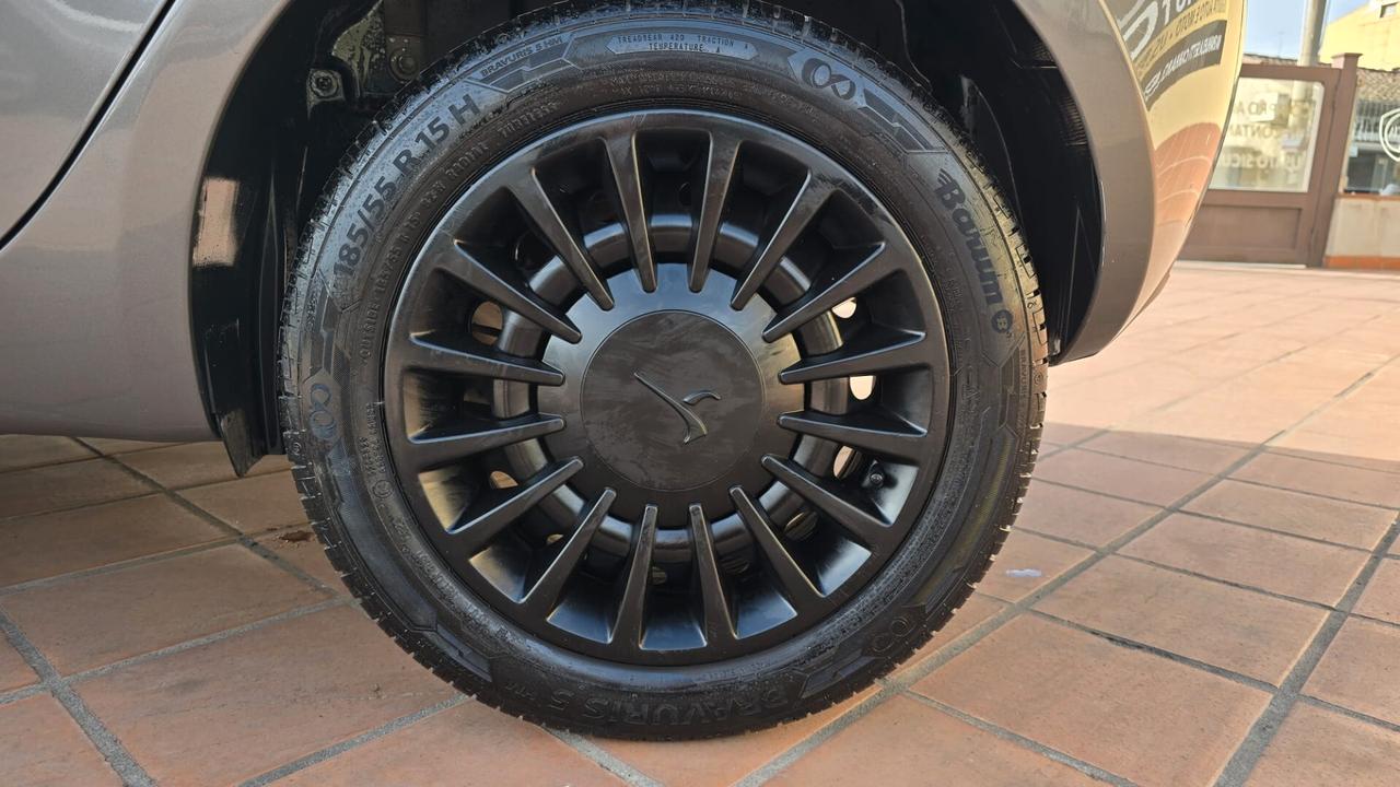 Lancia Ypsilon 1.0 FireFly 5 porte S&S Hybrid Ecochic Silver