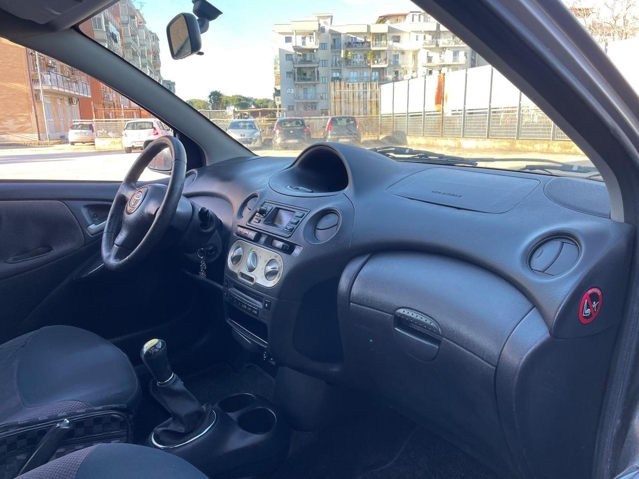 Toyota Yaris 1.0i 16V cat 5 porte Blue