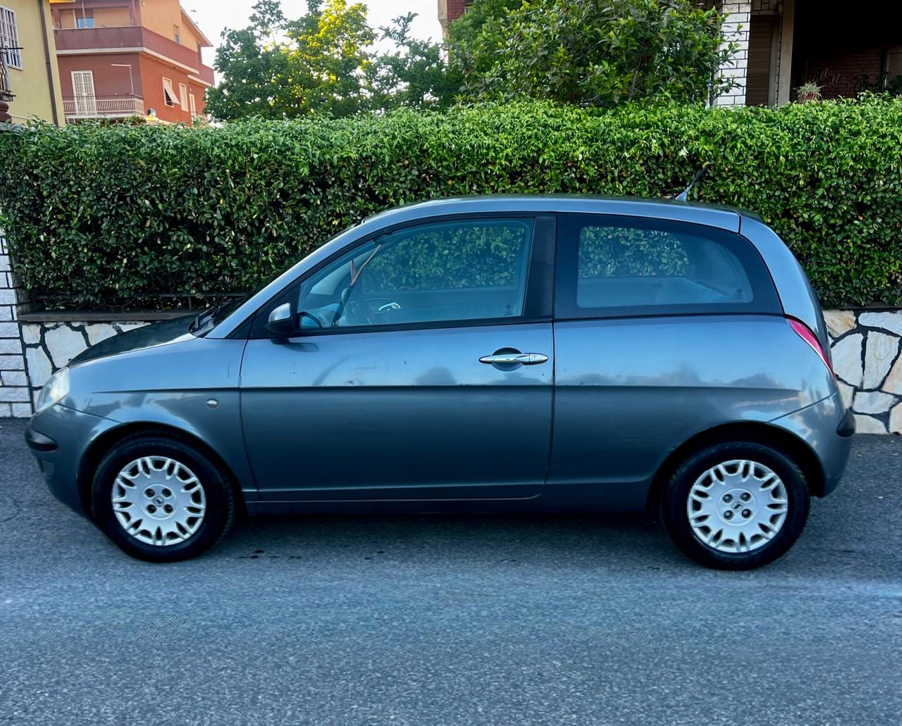 Lancia Ypsilon 1.2 16V Platino benzina neopatentati, ok