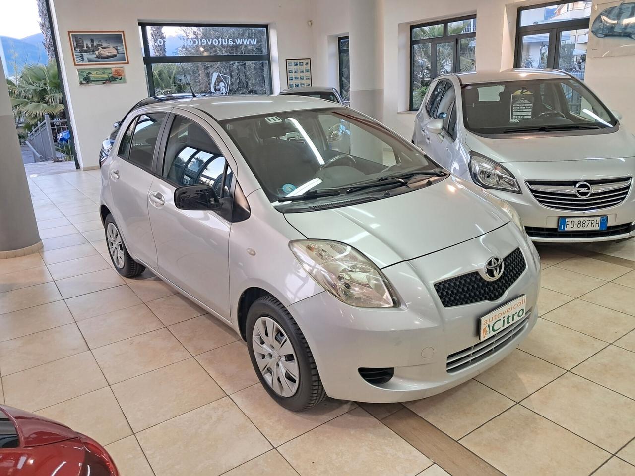 Toyota Yaris 1.0 5 porte Sol