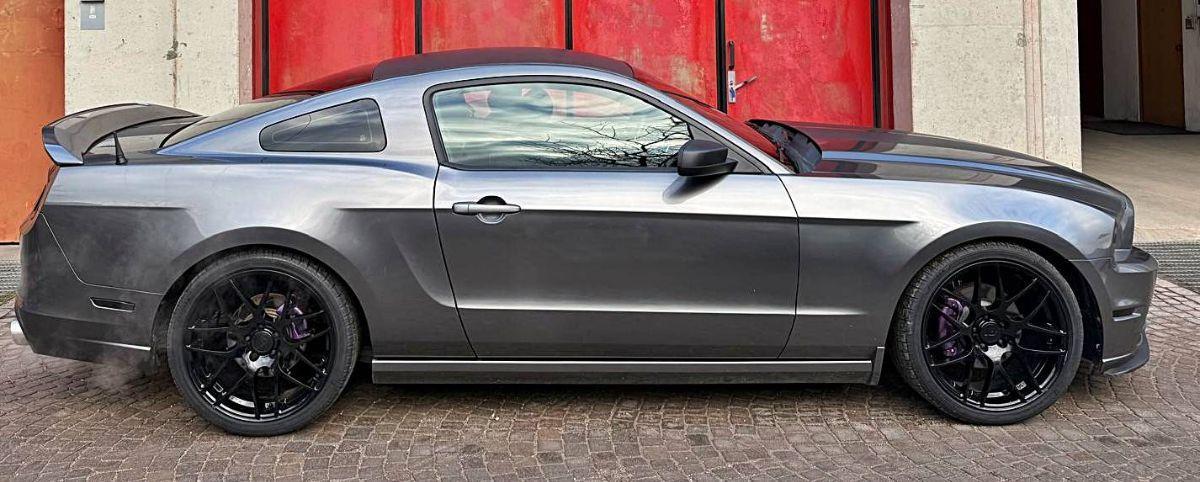 FORD - Mustang - V6 Premium Coupé