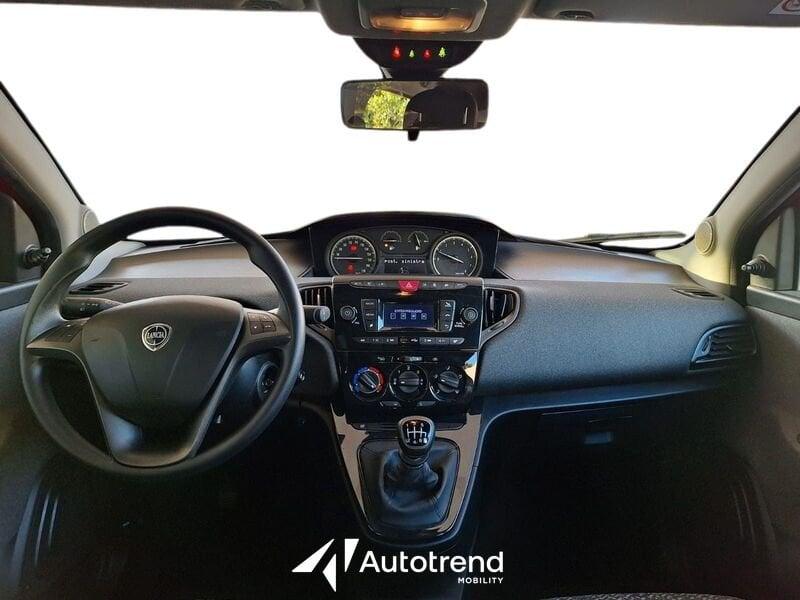 Lancia Ypsilon 1.0 FireFly 69 CV 5 porte S&S Hybrid Silver