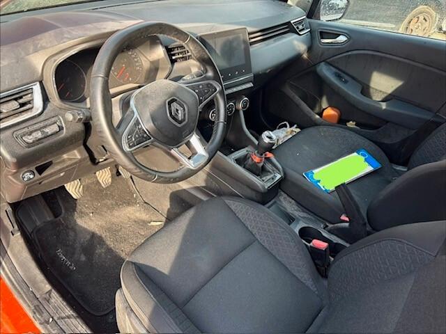 Renault Clio sinistrata incidentata TCe 100 CV GPL 5 porte Equilibre