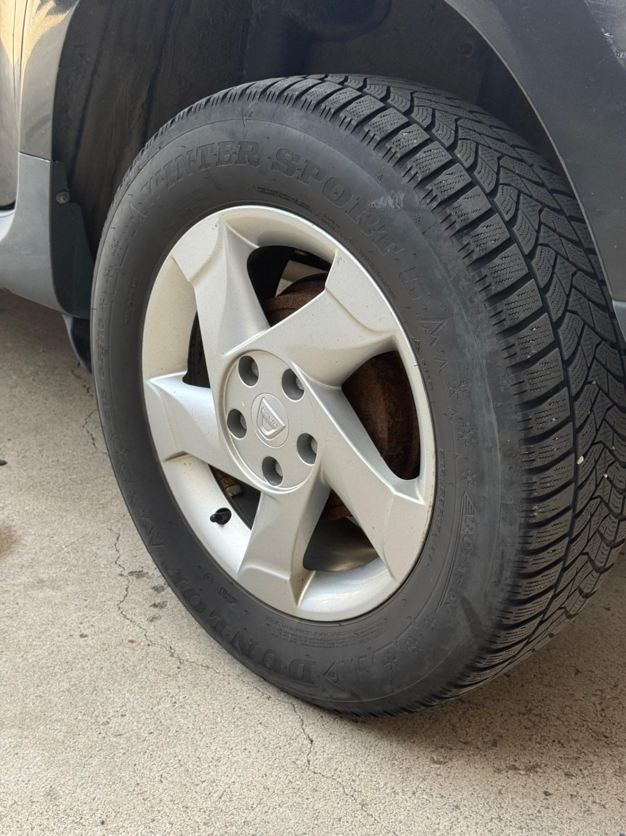 Dacia Duster 1.6 benzina 4X4 NEOPATENTATI