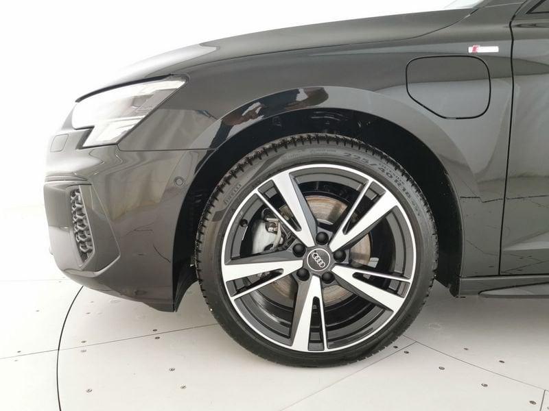 Audi A3 NUOVA SPORTBACK Sportback 40 1.4 tfsi e Identity Black s-tronic