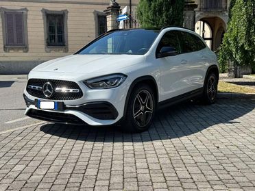 MERCEDES-BENZ GLA 200 Automatic 4Matic Premium